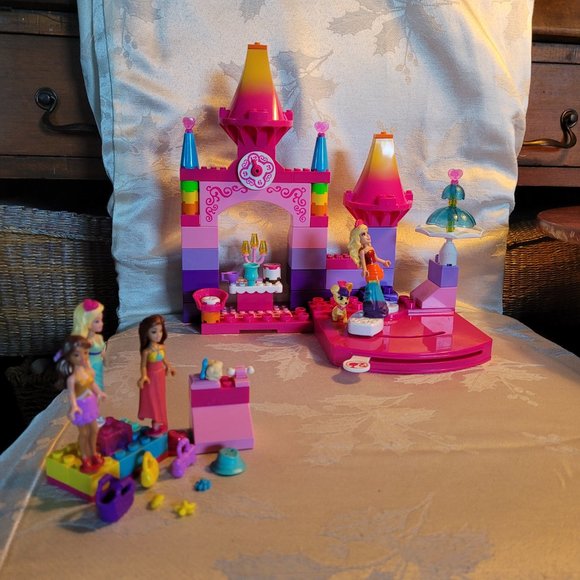 Barbie Princess Castle Mega Bloks - Picture 8 of 16